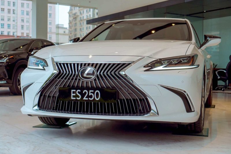 Khám phá nghệ thuật thiết kế của Lexus ES 250 2016