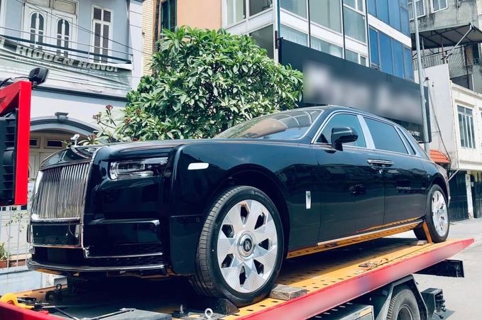 Giá bán RollsRoyce Cullinan tại Malaysia đắt hay rẻ hơn so với Việt Nam