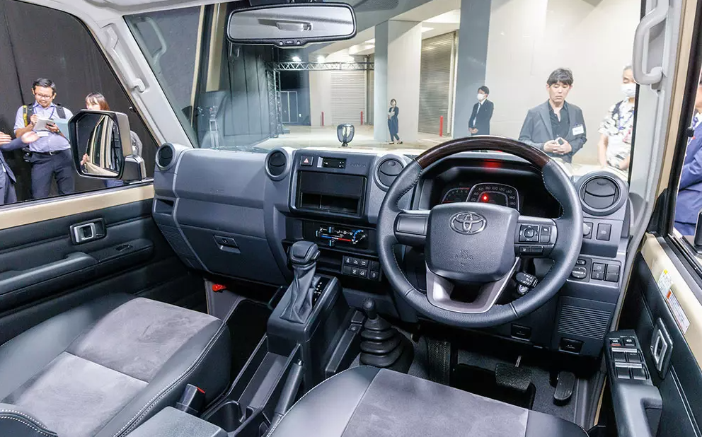 Huyền thoại offroad - Toyota Land Cruiser 70 Series tái xuất sau 9 